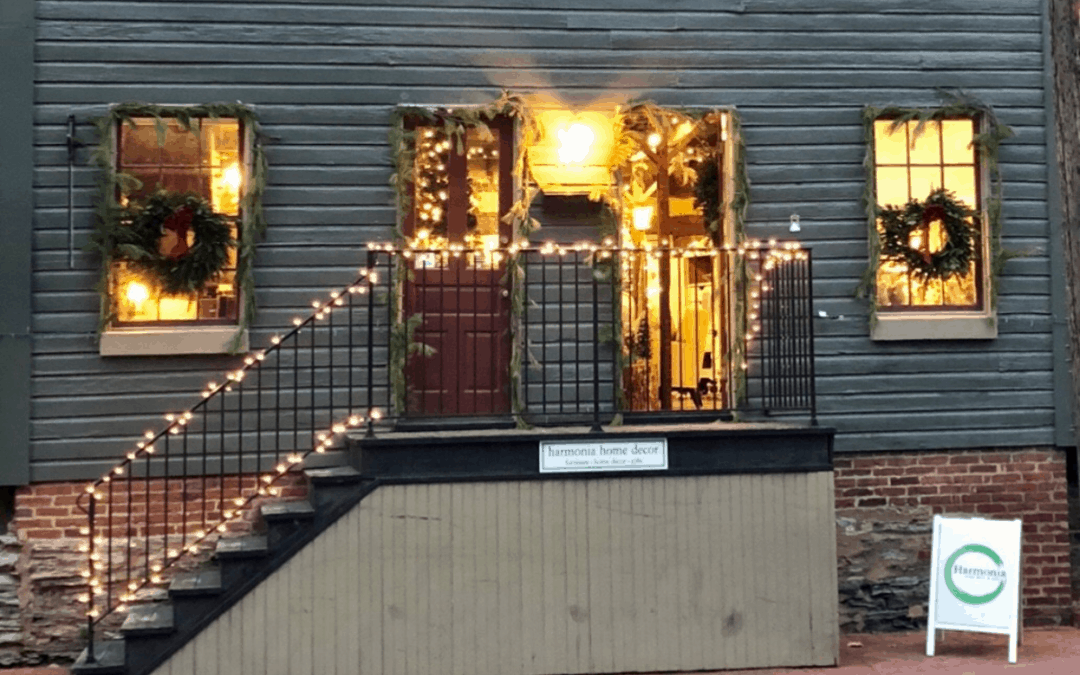 Downtown Frederick Displays Holiday Greenery