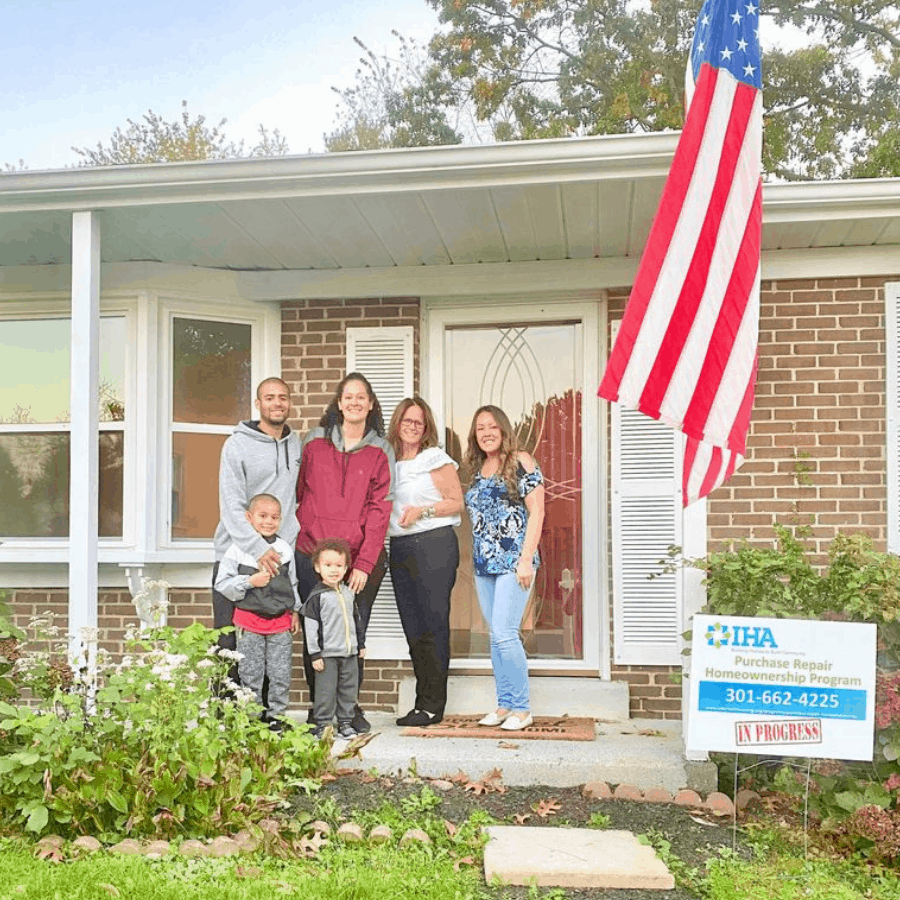 IHA Family AFF_Photos_Check Presentation Interfaith Housing_2019.03 edits